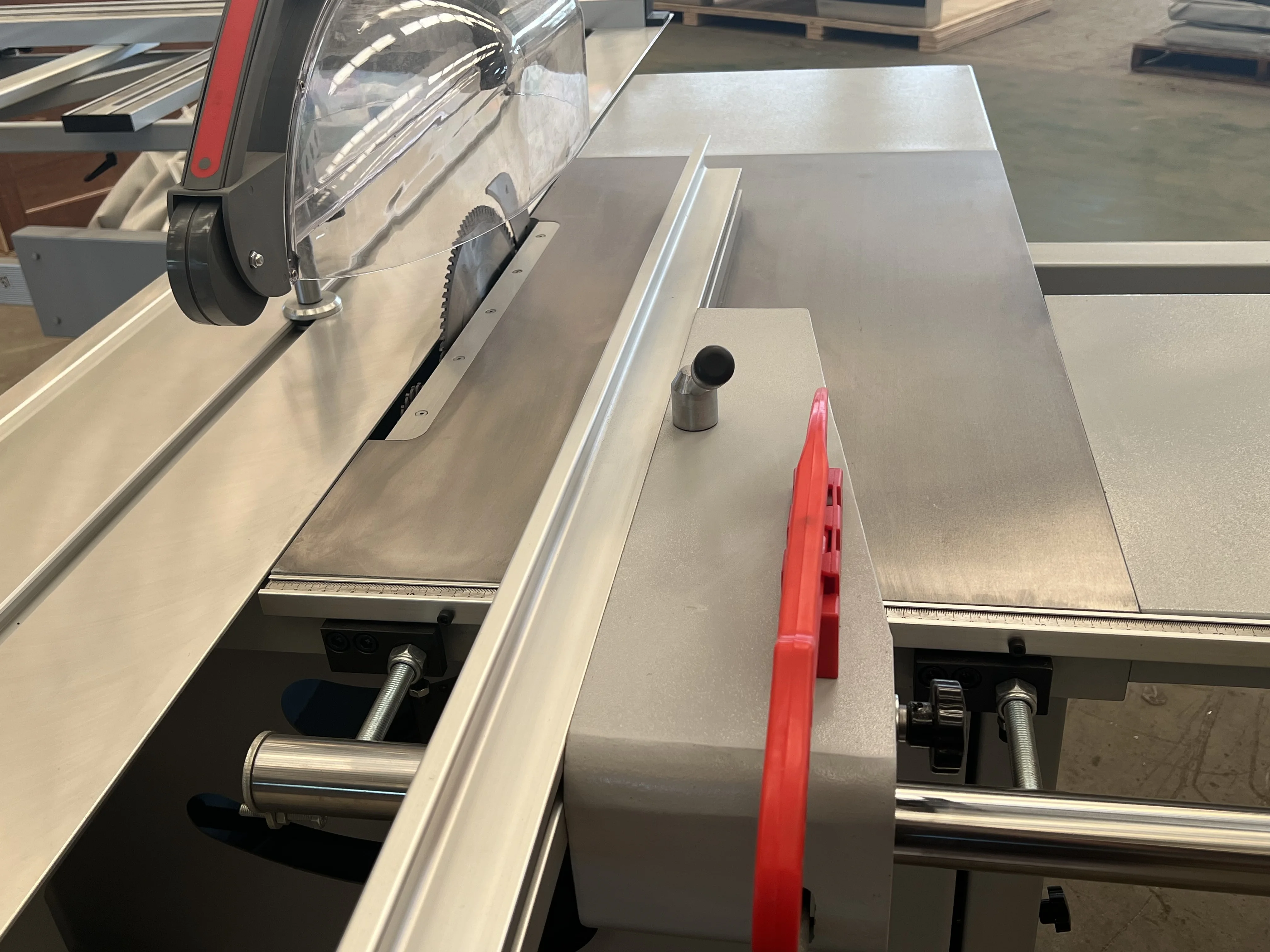 CE ISO Certification Sliding Cutting Saw Machinery Spot Goods