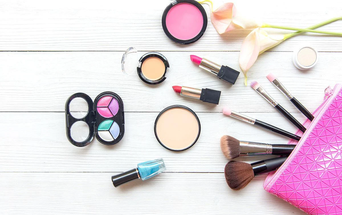 R 974 Is a Hydrophilic Fumed silica for coating polymers