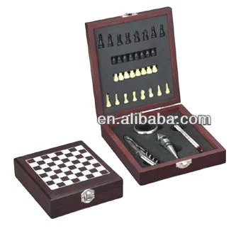 Top quality 4 pcs wine gift set for red wine with international chess