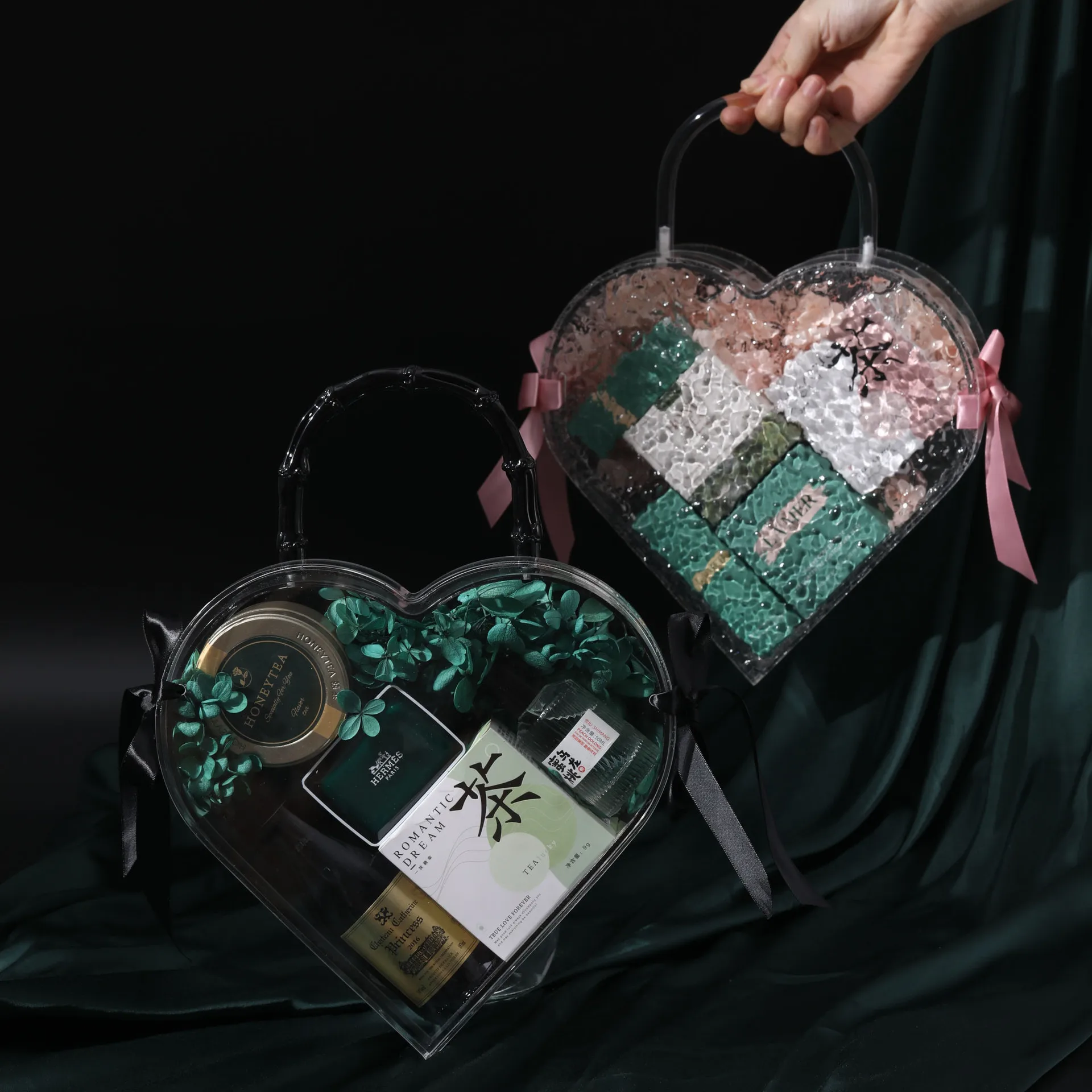 Clear Acrylic Box Heart-Shaped Transparent Portable Acrylic Gift Box Wedding Christmas Storage Candy Boxes With Handle