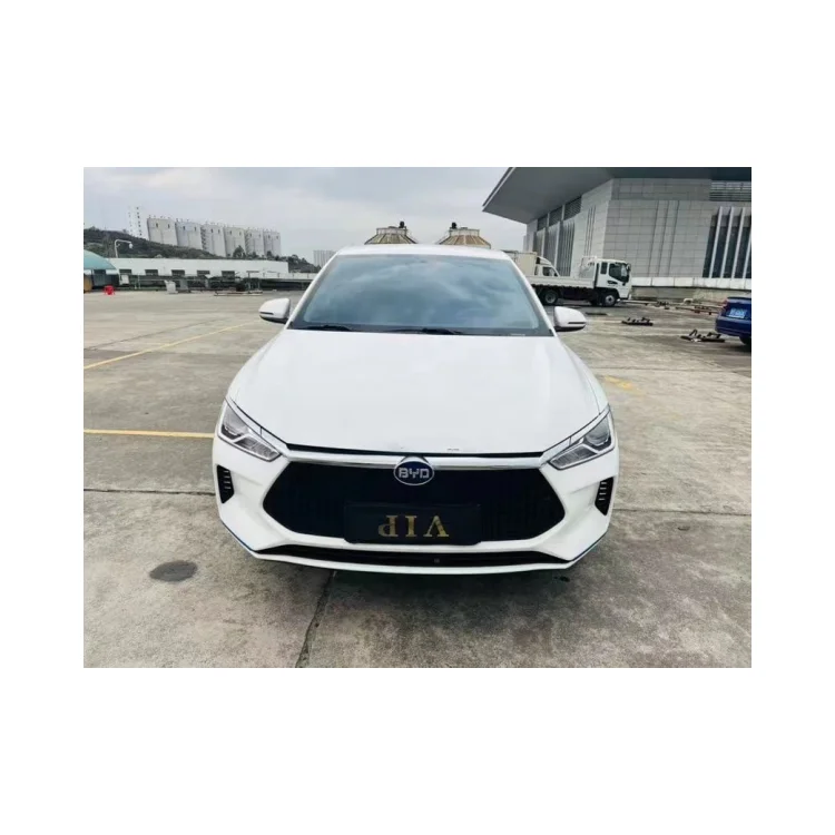 electric car made in China 21 years BYD e2 new energy tram multi-function steering wheel  new energy vehicles