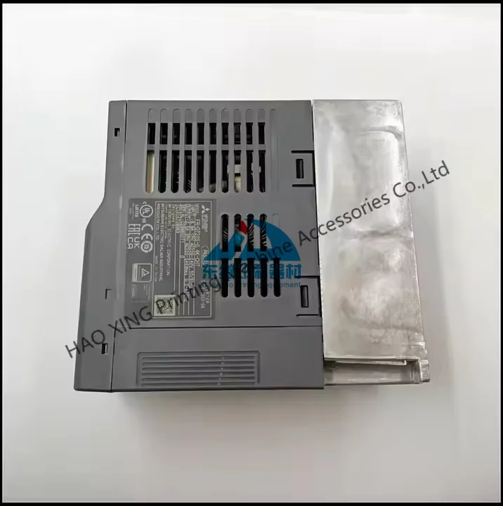 Новый оригинальный преобразователь частоты FR-D720S-0.75K-CHT 0.75KW 220V