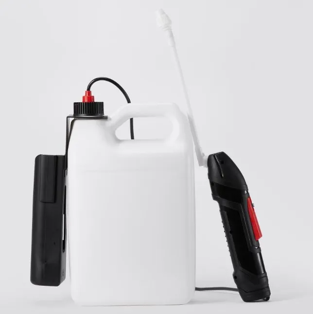 Long distance bleach handheld electric battery powered sprayer with 1 gallon tank or the water bag for weeds killer pesticide
