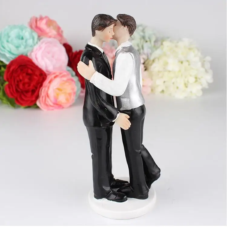 Weddingstar Romantic Dip Dancing Bride and Groom Couple Figurine for Cakes Customizable/