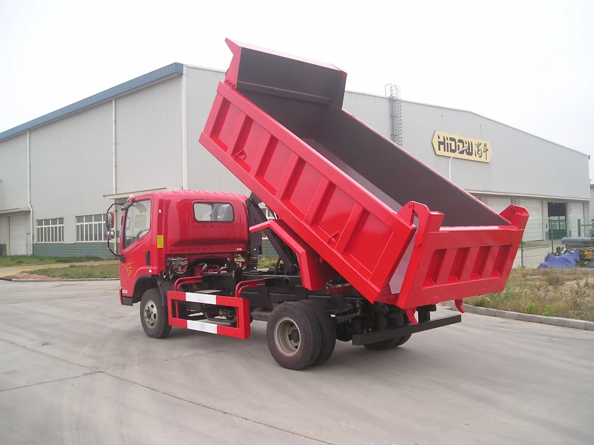 FAW Tiger V 4x2 Mini Dump Truck 5 Ton Light 6x4 Drive Wheel New Diesel Fast Gear Box Cargo Van for Efficient Transportation