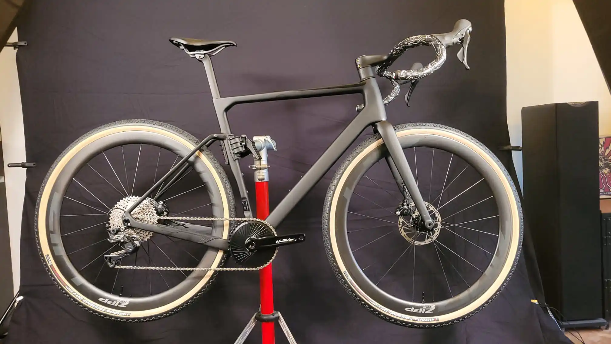 T1000 Carbon fiber Gravel bicycle frame Full Hidden cable road bike parts Max Tire 47C Two Truncation color