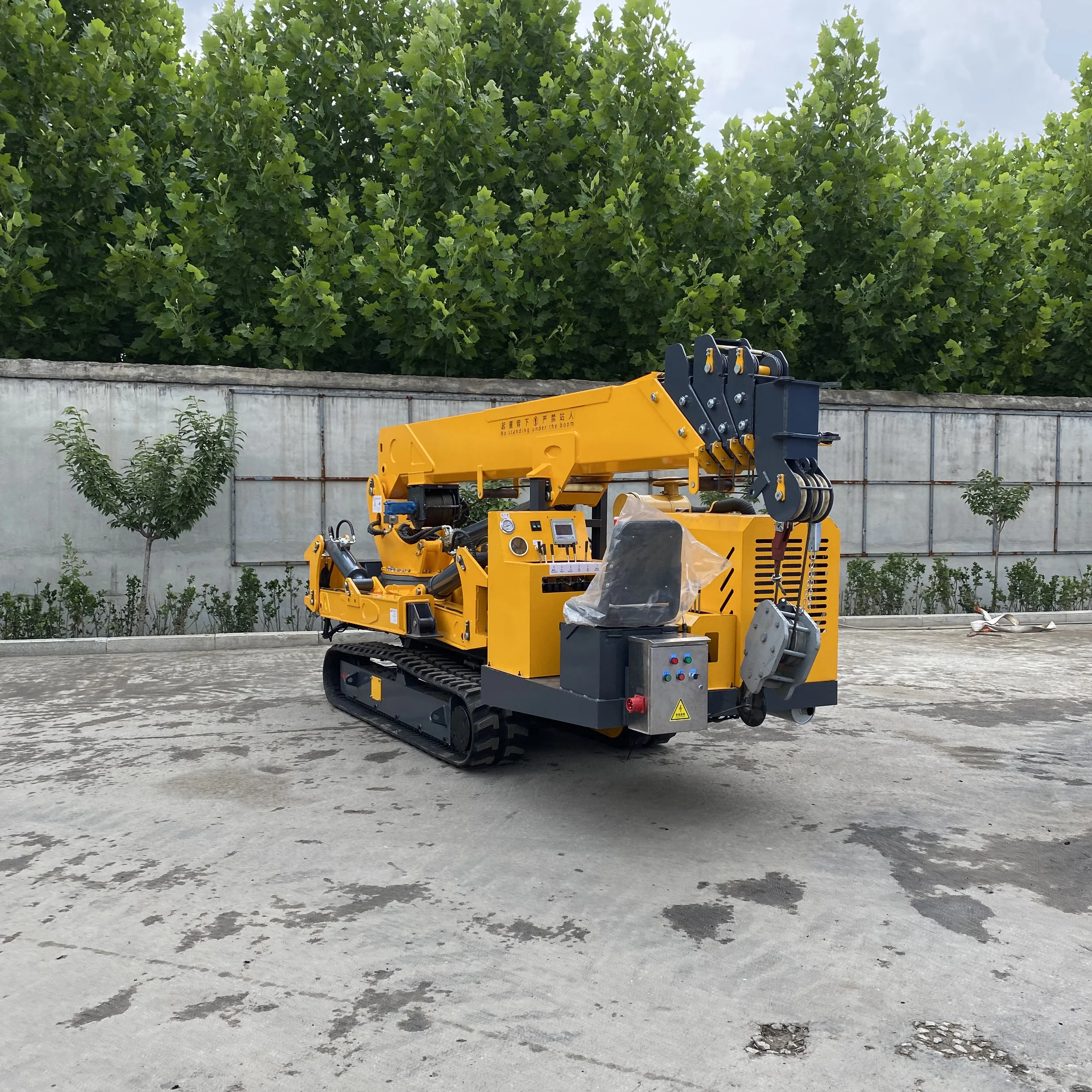 Portable Small  Telescopic  Small Crane Hoist Construction Mini Spider Crane Crawler Crane with Hydraulic Telescopic Outriggers