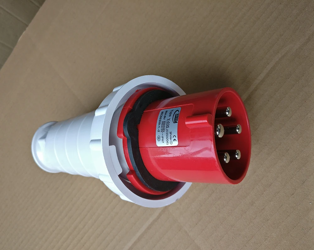 3-phase 380V 18-bit 24-bit German standard 24KW aluminum alloy rack PDU power socket with air switch