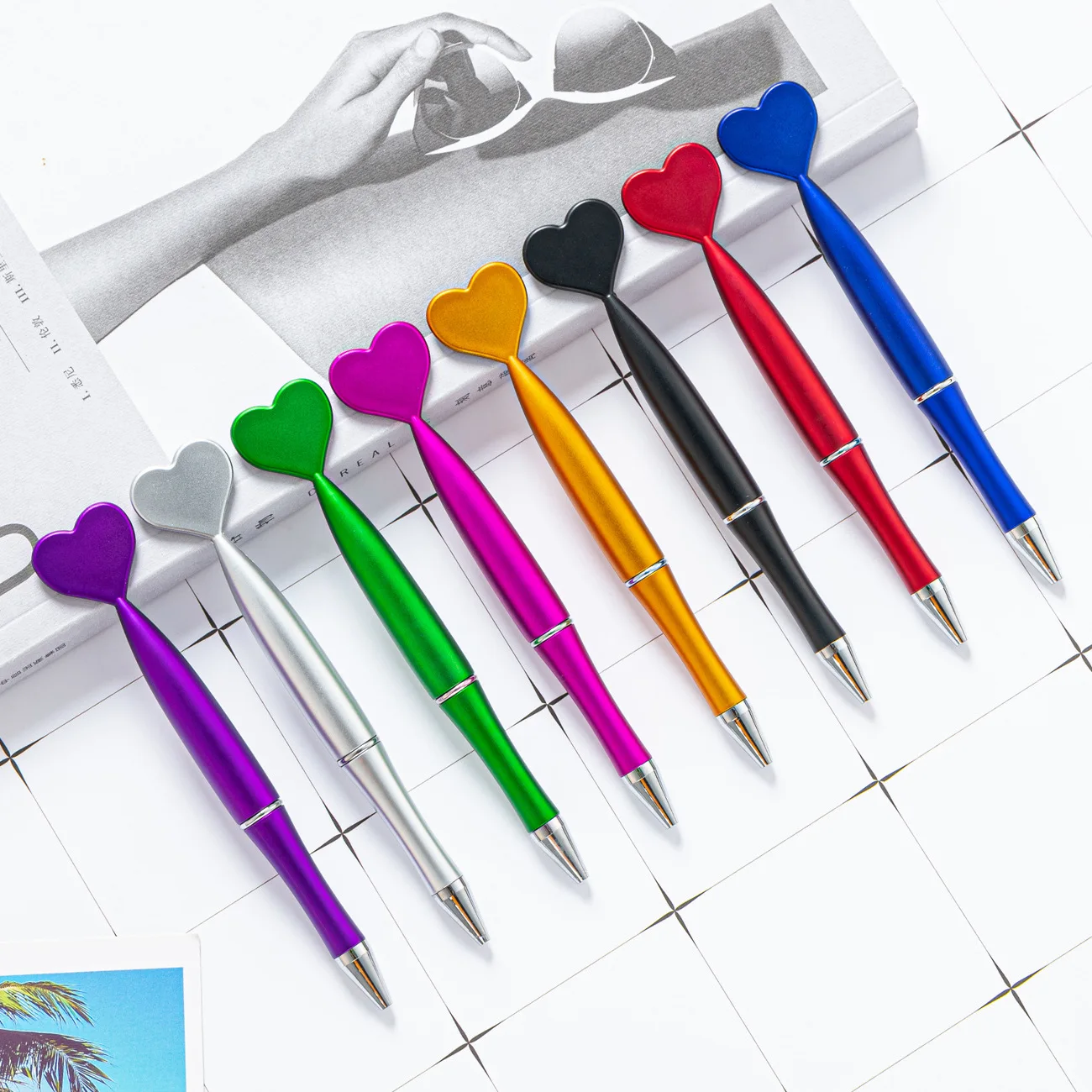 Selling Bulk Cute Variety Patterns Ballpoint Twist Plastic Pen With Printed Logo Custom Advertise For Student Gift