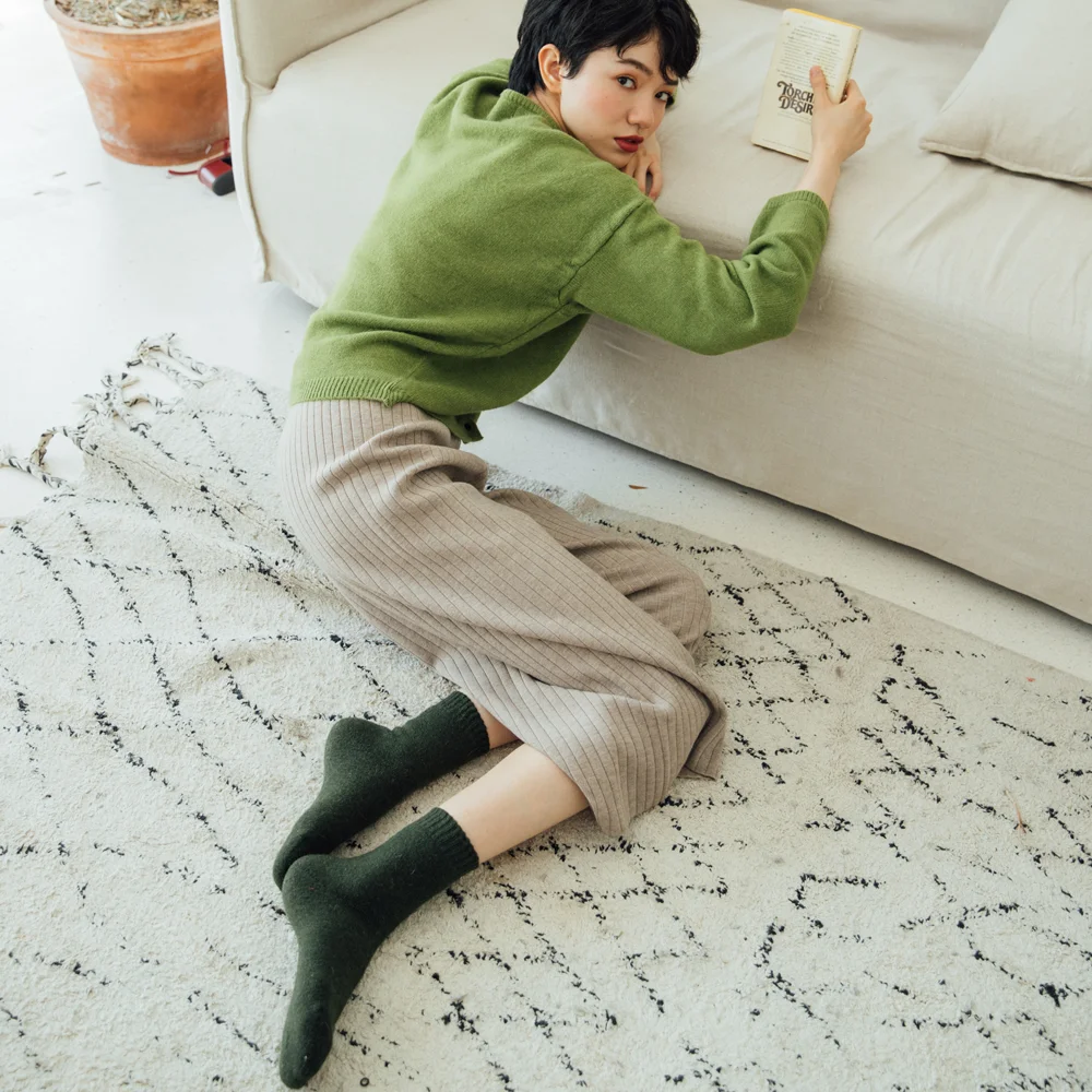 Wholesale 2021 fashion winter super soft warm ladies terry wool crew socks