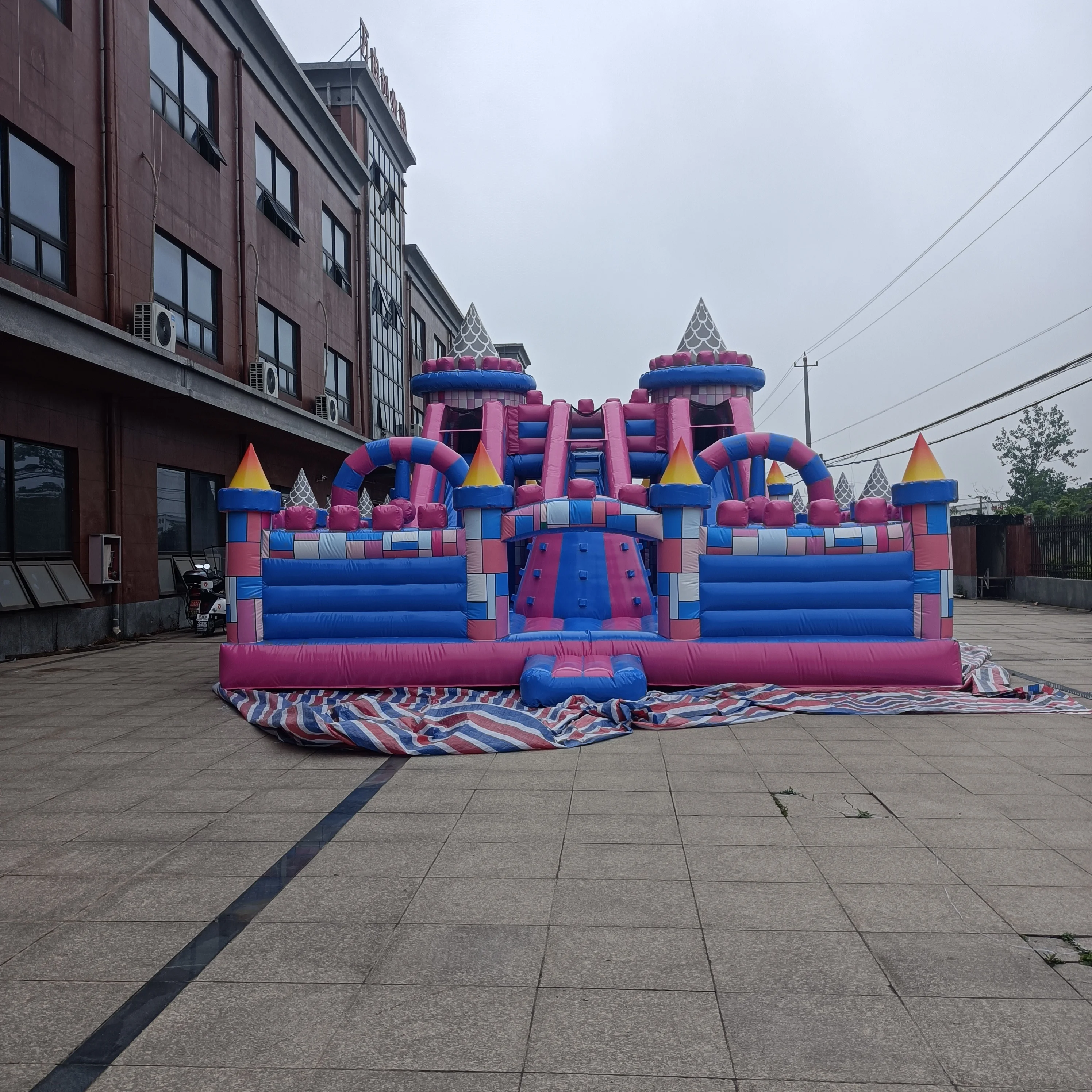 Wholesale Inflat Jumping Kids Giant Inflatable Bounce House Commercial Bouncy Castle with Slide Combo