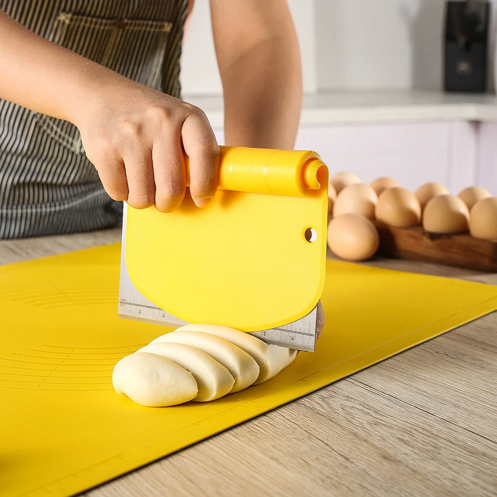 Multifunctional two-in-one dough cutter dough scraper baking pastry spatulas