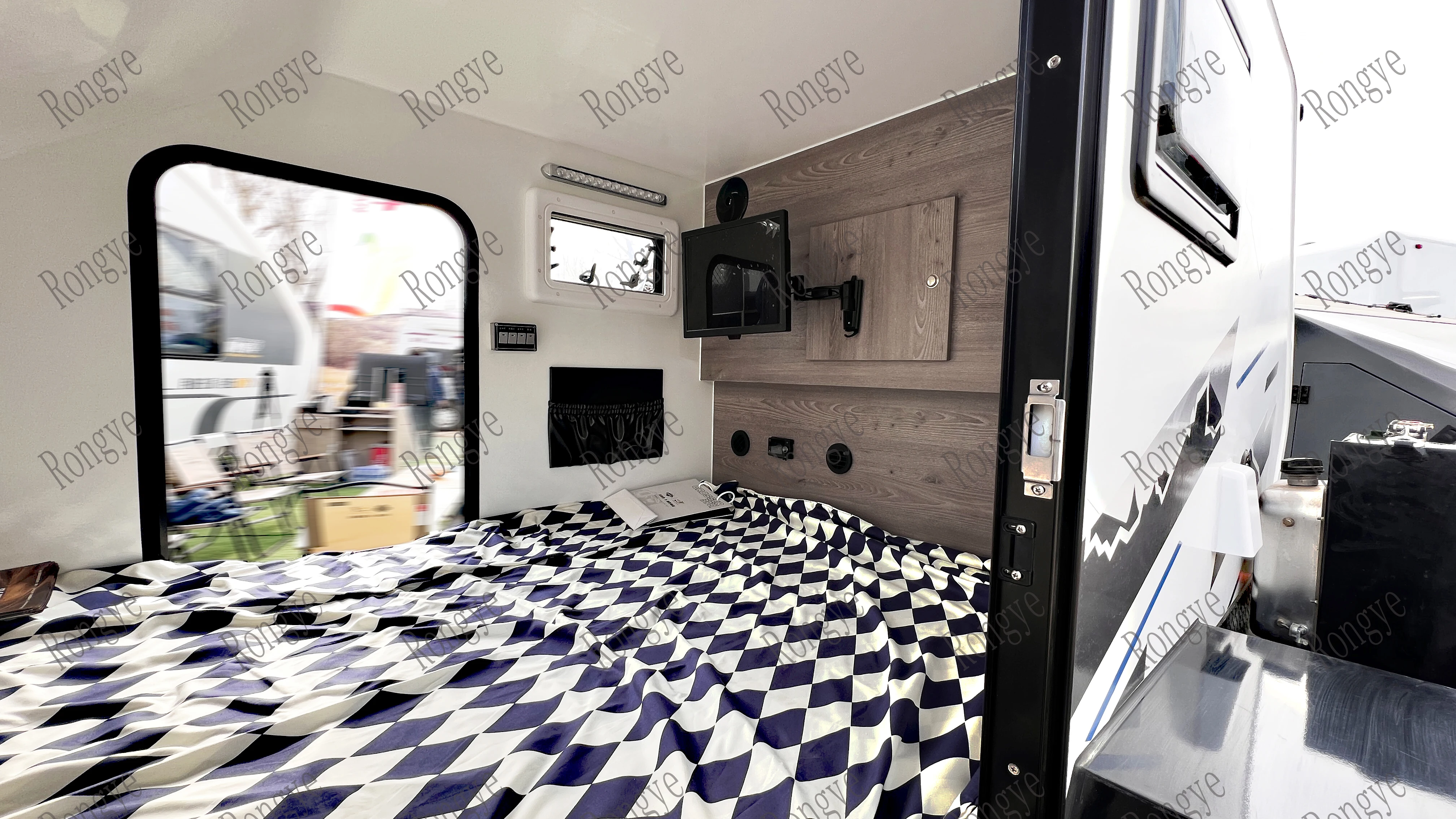 2024 new  CROSSER298 off-road pop top caravan ,mobile camping RV,high cost-effectiveness travel trailer,camper made in china