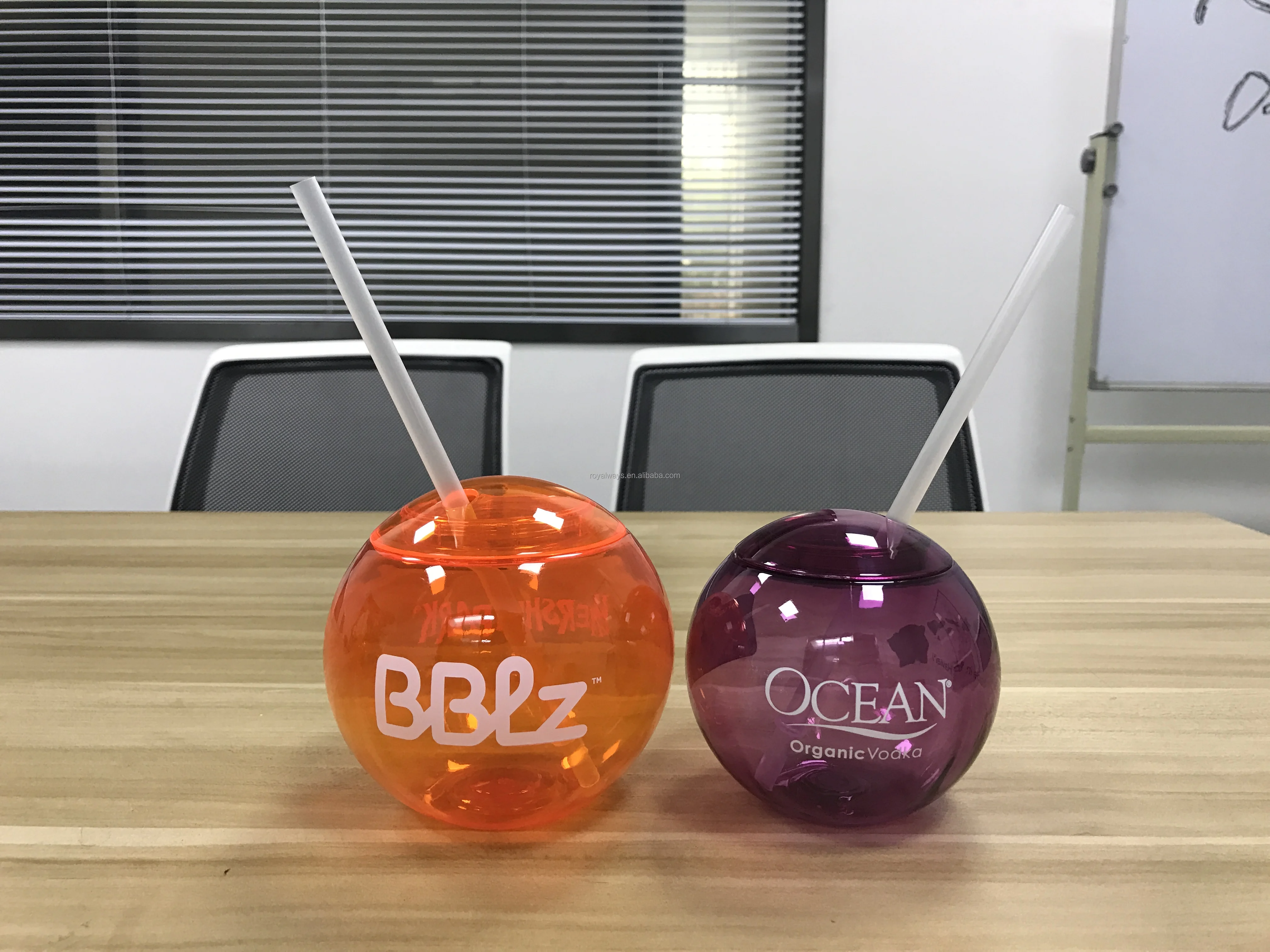 Fish Bowls for Drinks with Lids and Straws 22 oz Fishbowl Cups Clear Plastic Fish Bowls Reusable Fish Bowl Drink Cups