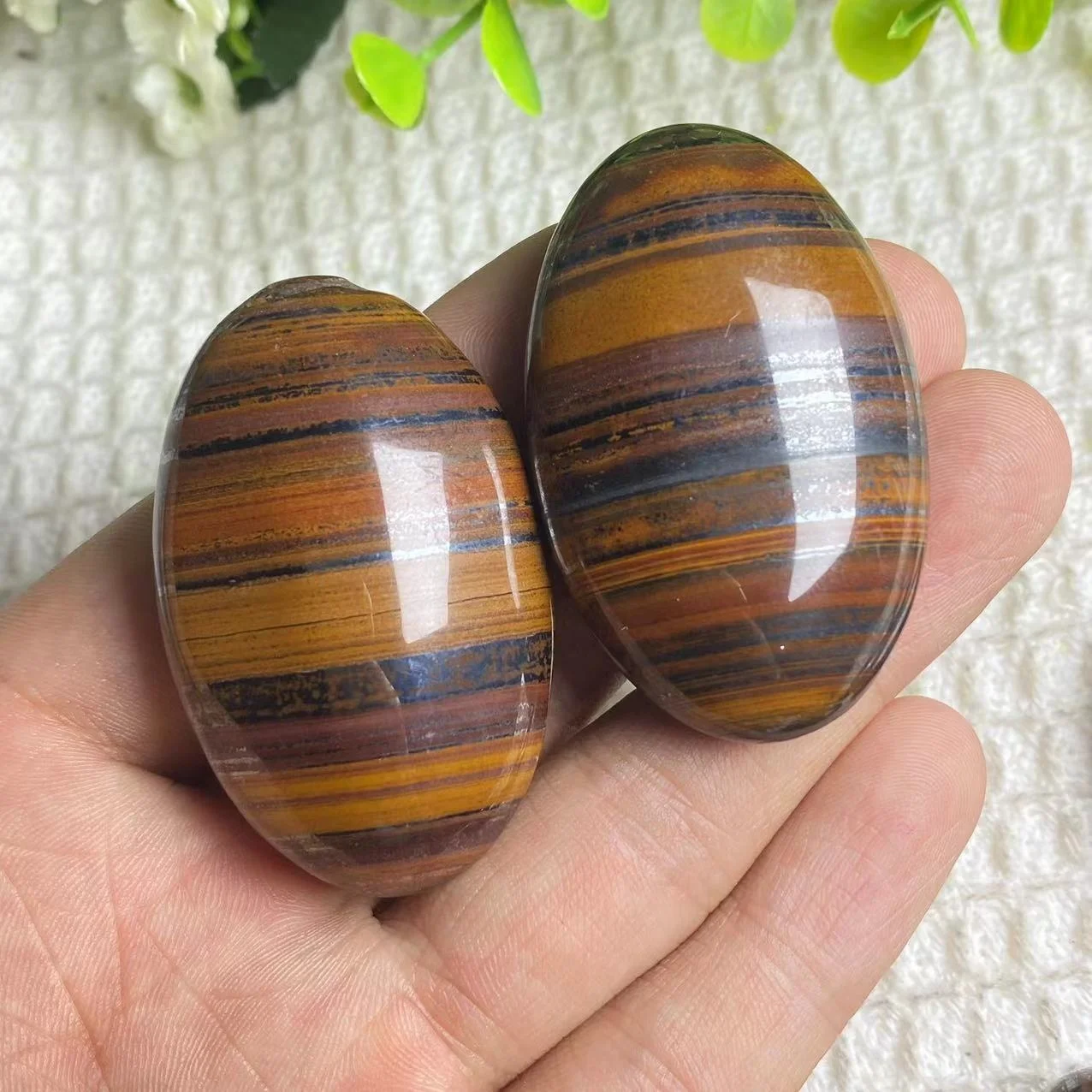 Natural Iron Ore Tiger Eye Symbiosis Palm Stone, Worry Stone, Meditation Home Decoration, Natural Mineral Collection Display,