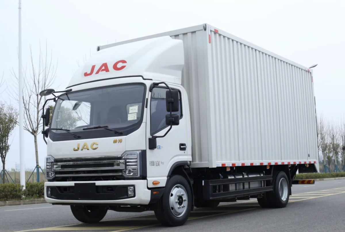 2021 New Chinese Chenglong 4x2 180hp Box Cargo Truck Euro5 Van Light Truck