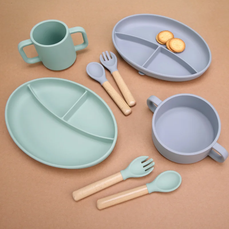 Factory Kids Tableware Feeding Set Baby Silicone Sippy Cup Placemat Bib Dish Suction Baby Silicone Bowl Plate With Spoon