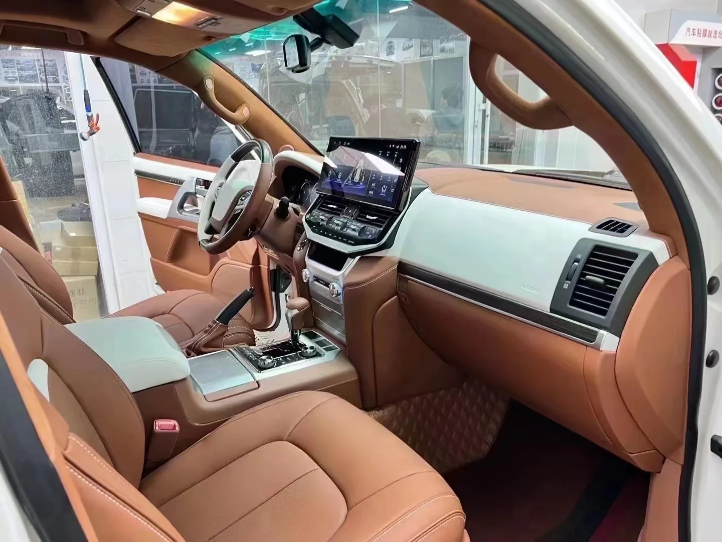 HW GPS Navigation Android Head Unit 200 to 300 Screen with Wireless Charger 4+64G 6+128G for Land cruiser LC200 2008-2020