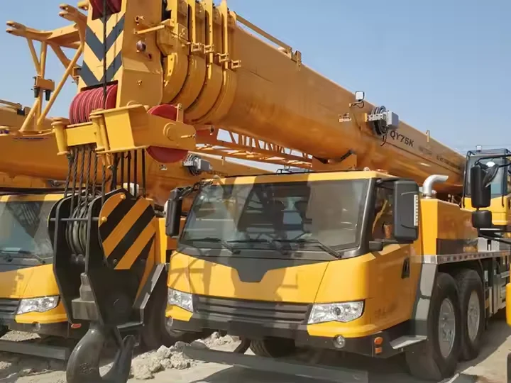 QY80K5D-3 Mobile Truck Crane 80Ton Lifting Solution With Telescopic Boom  remote control crane price overhead wheel crane