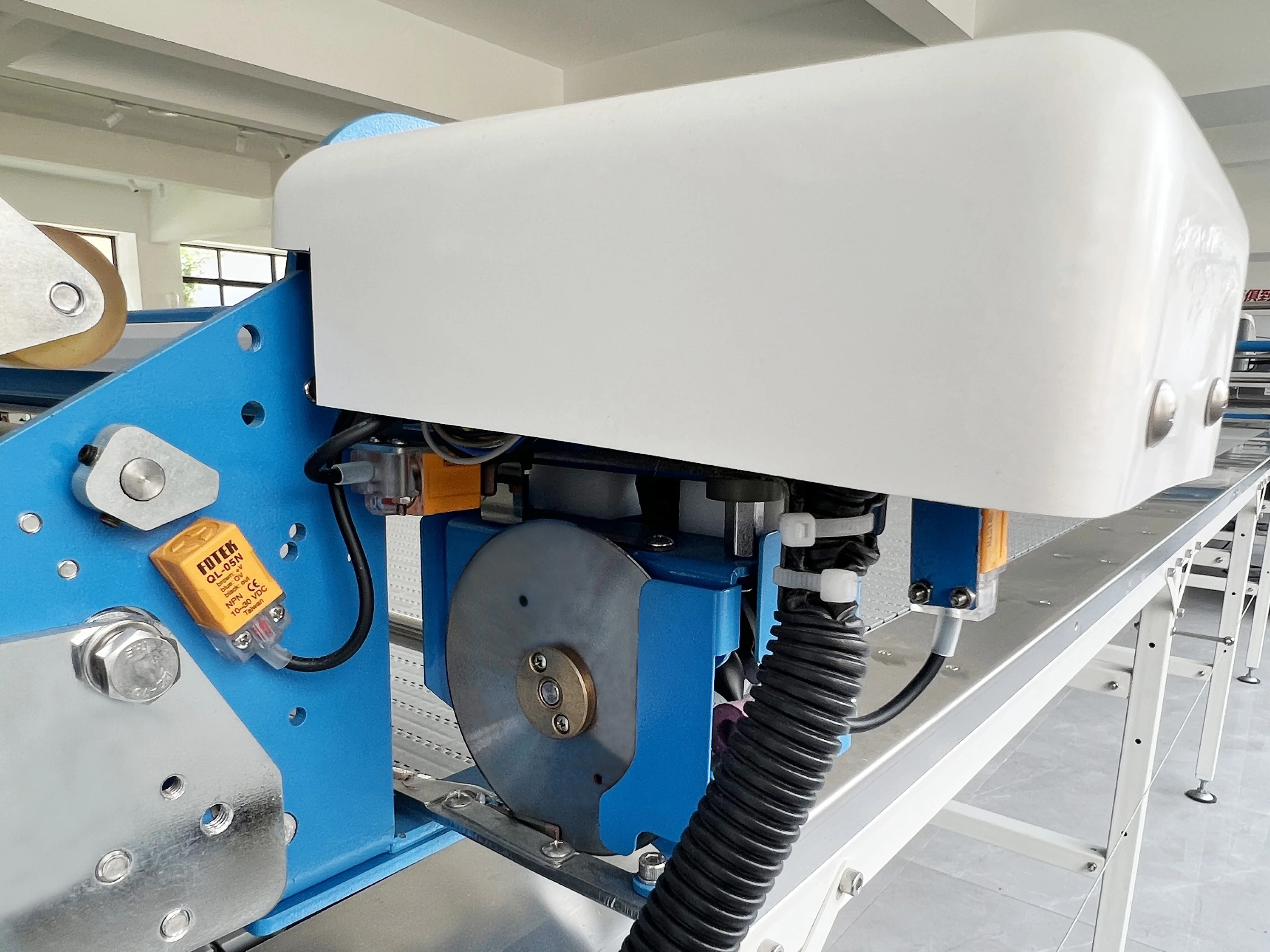 Juita JT-A8-190S компактный распространения для нарезки текстиля ткань разбрасыватель удобрений машина автоматическая