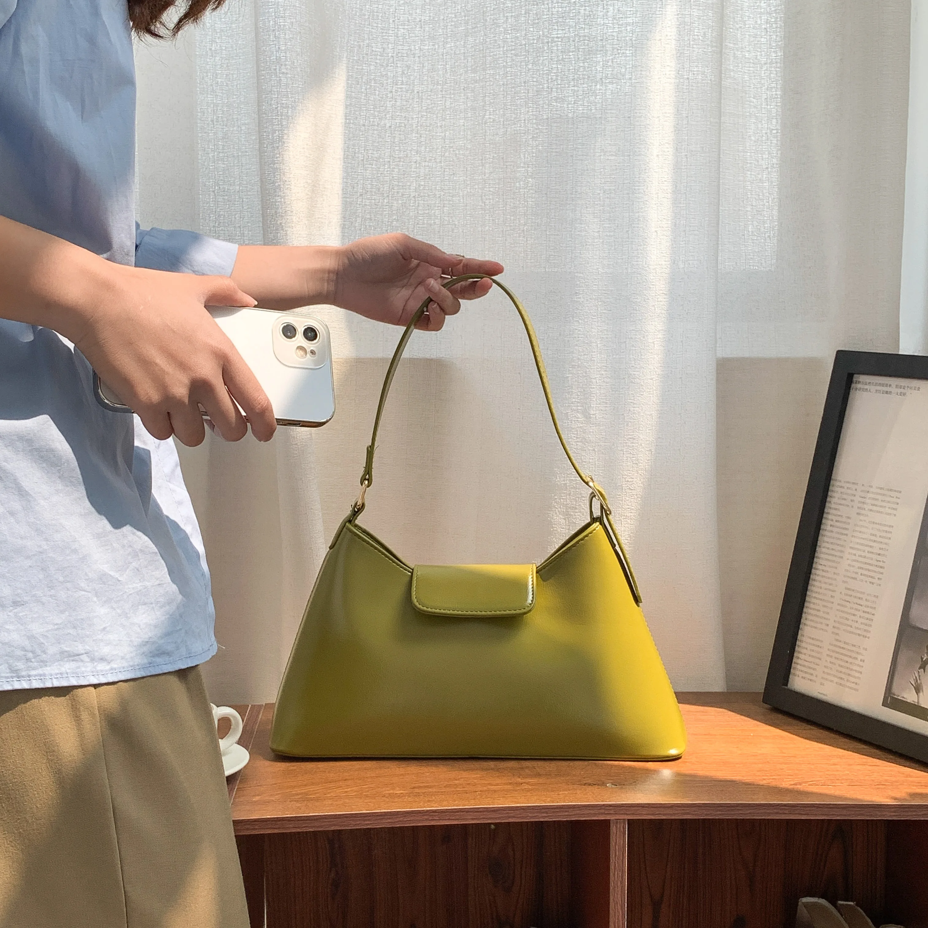 wholesale trendy armpit shoulder bag fashion temperament new retro handbag daily casual armpit hobo bag for women