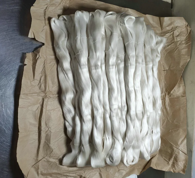 Undyed Raw Silk 100% Mulberry Silk Yarn for Weaving and Knitting