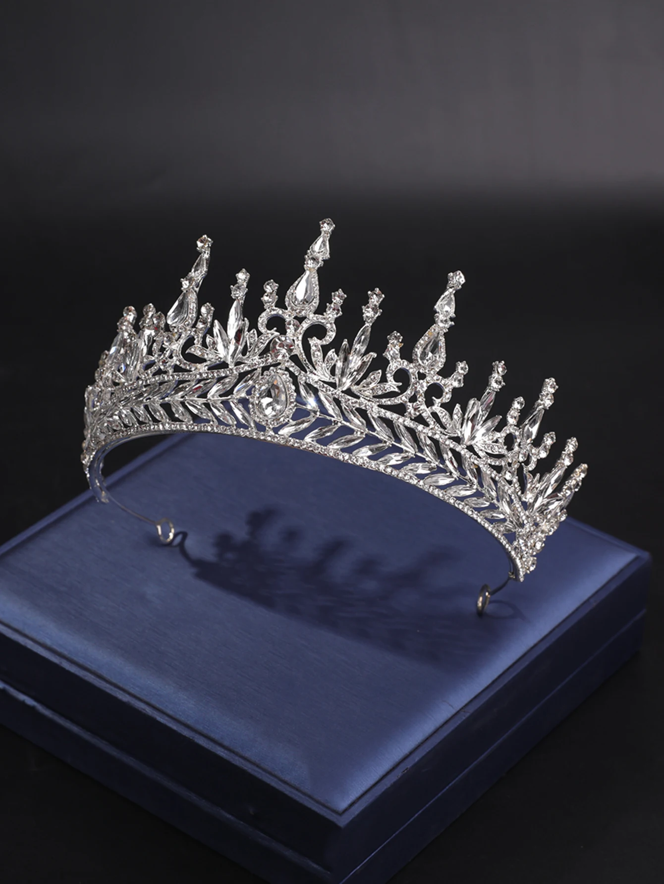 Made In China High Quality Crystal Tiara Flower Tiara Head Crown For Women Birthday Party Decorations