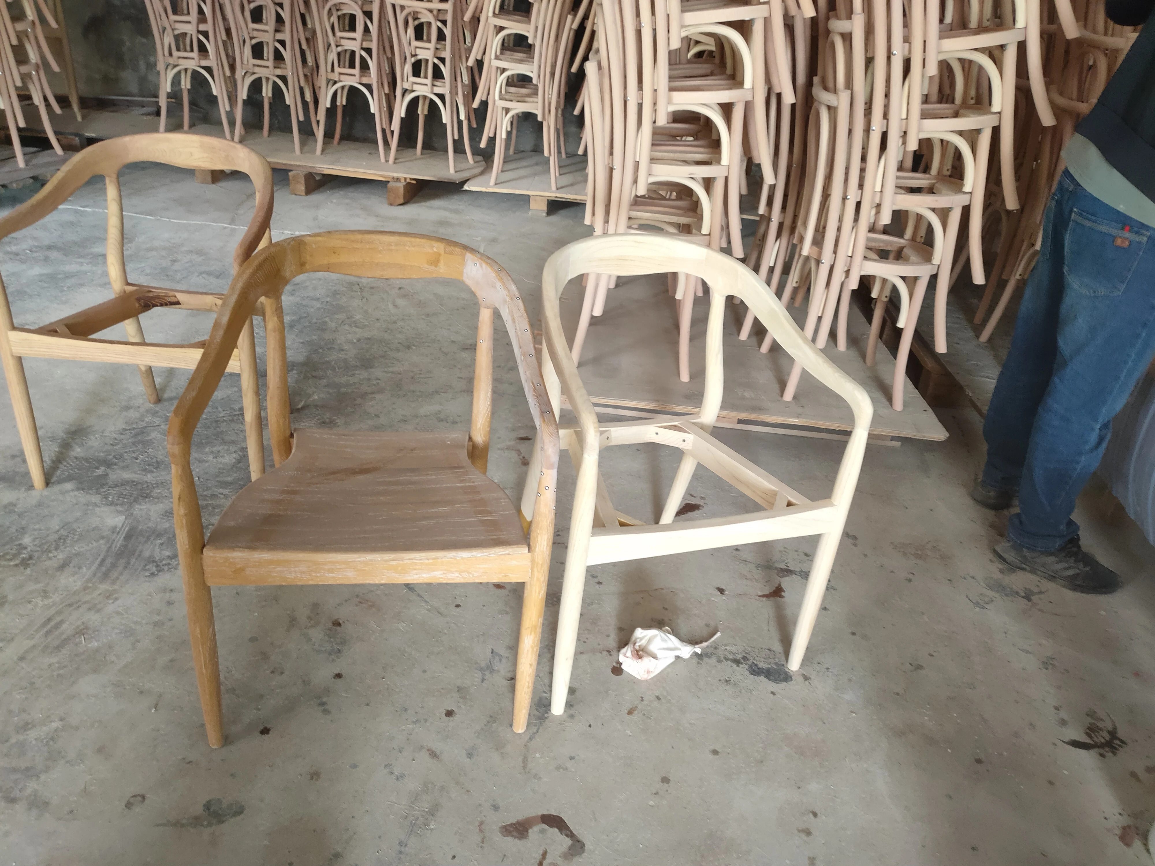 Natural Wash Elm Wood Armrest Stackable Wedding Event Banquet Dining Chair