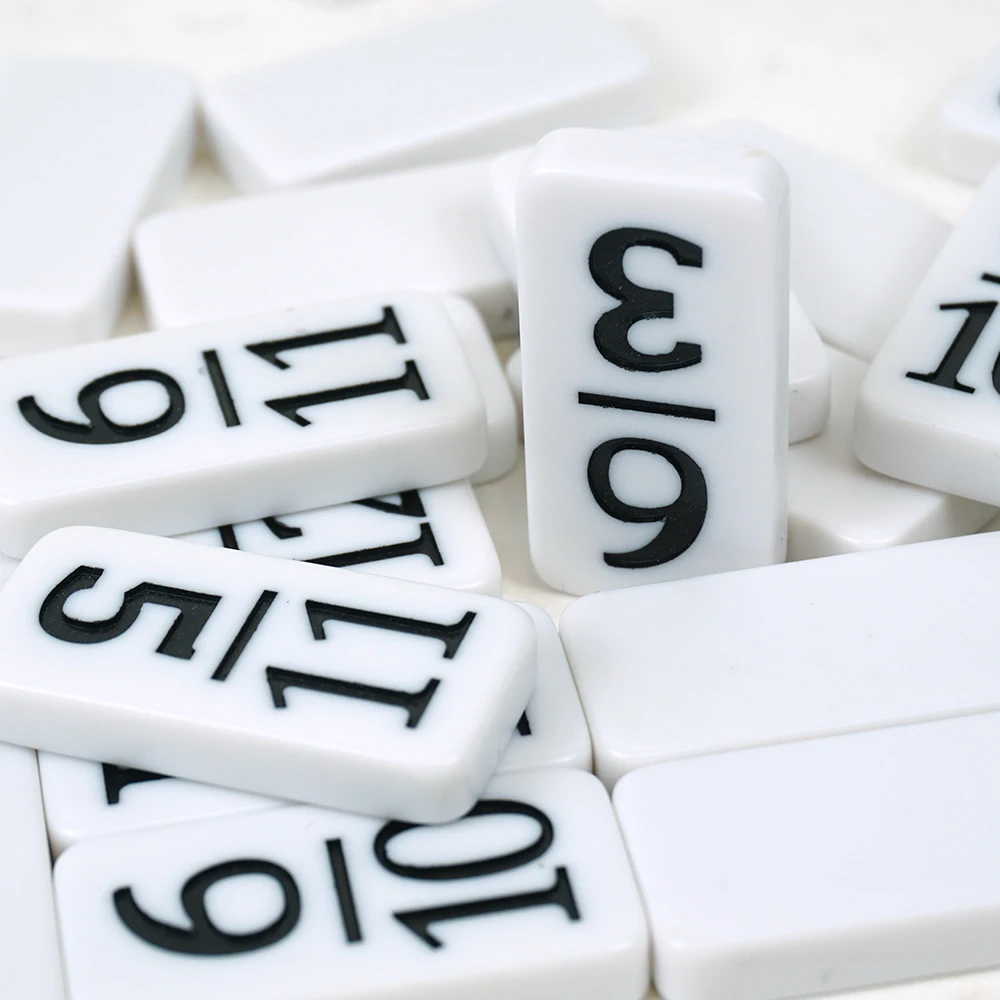 Factory customised 2023 latest  numbersed double twelve domino set 4007 size double 12 domino with number in box