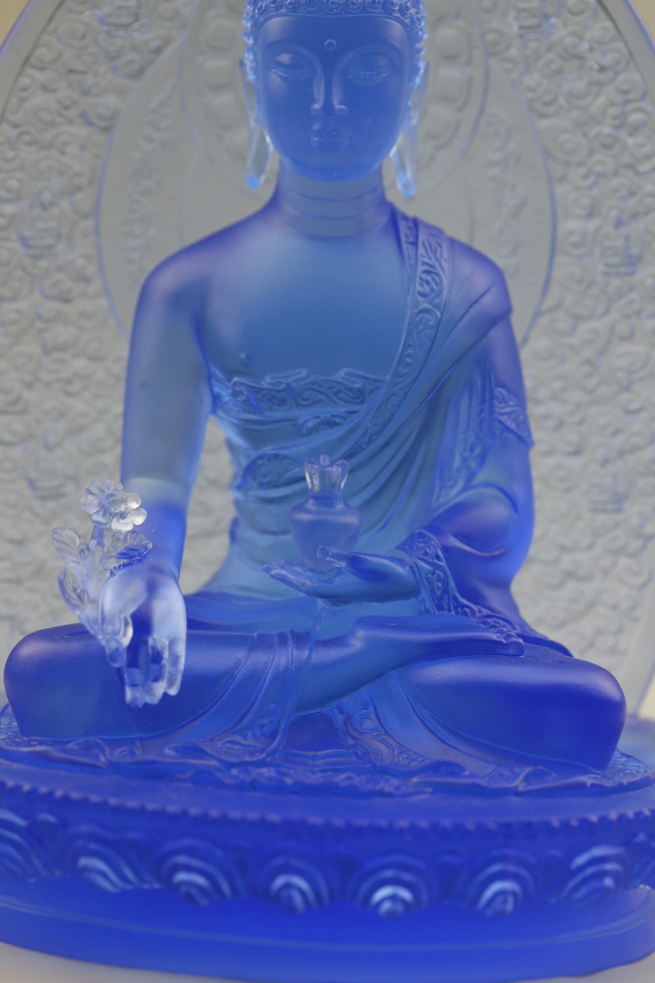 Wholesale Backlit Medicine Master Buddha Colorful Crystal Glass Giant Buddha Statue