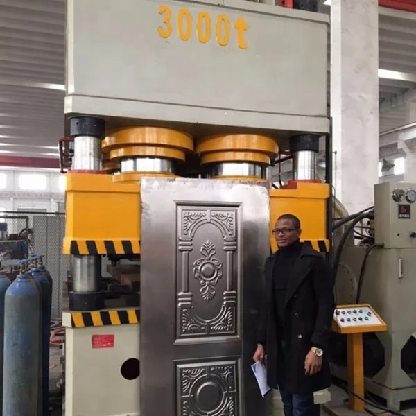 3000 Ton hydraulic press for pressing and forming metal door panel pattern