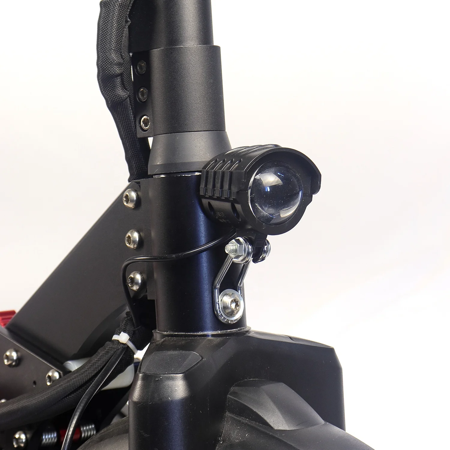 M4 E-scooter for Adults  28 Mph Max Speed & 25 Miles Max Range 10 Inch Tires 500w Motor Folding Commute E-scooter With Seat