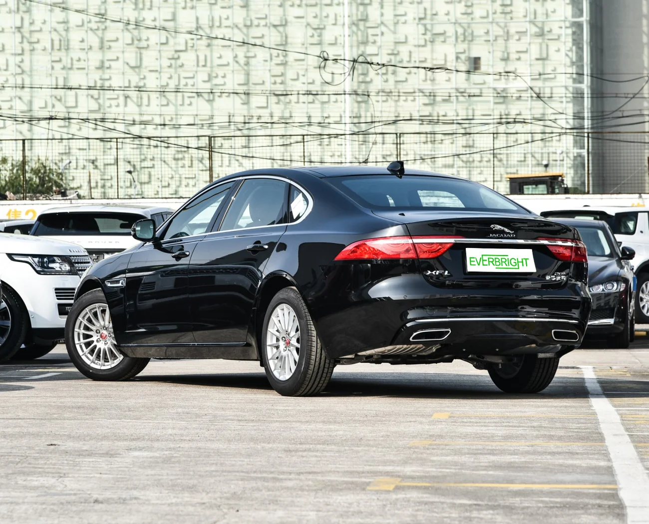 Роскошный бренд 2023 Jaguar XFL бензиновый автомобиль 2 0 T 200Ps 2WD седан различные режимы вождения электрический люк