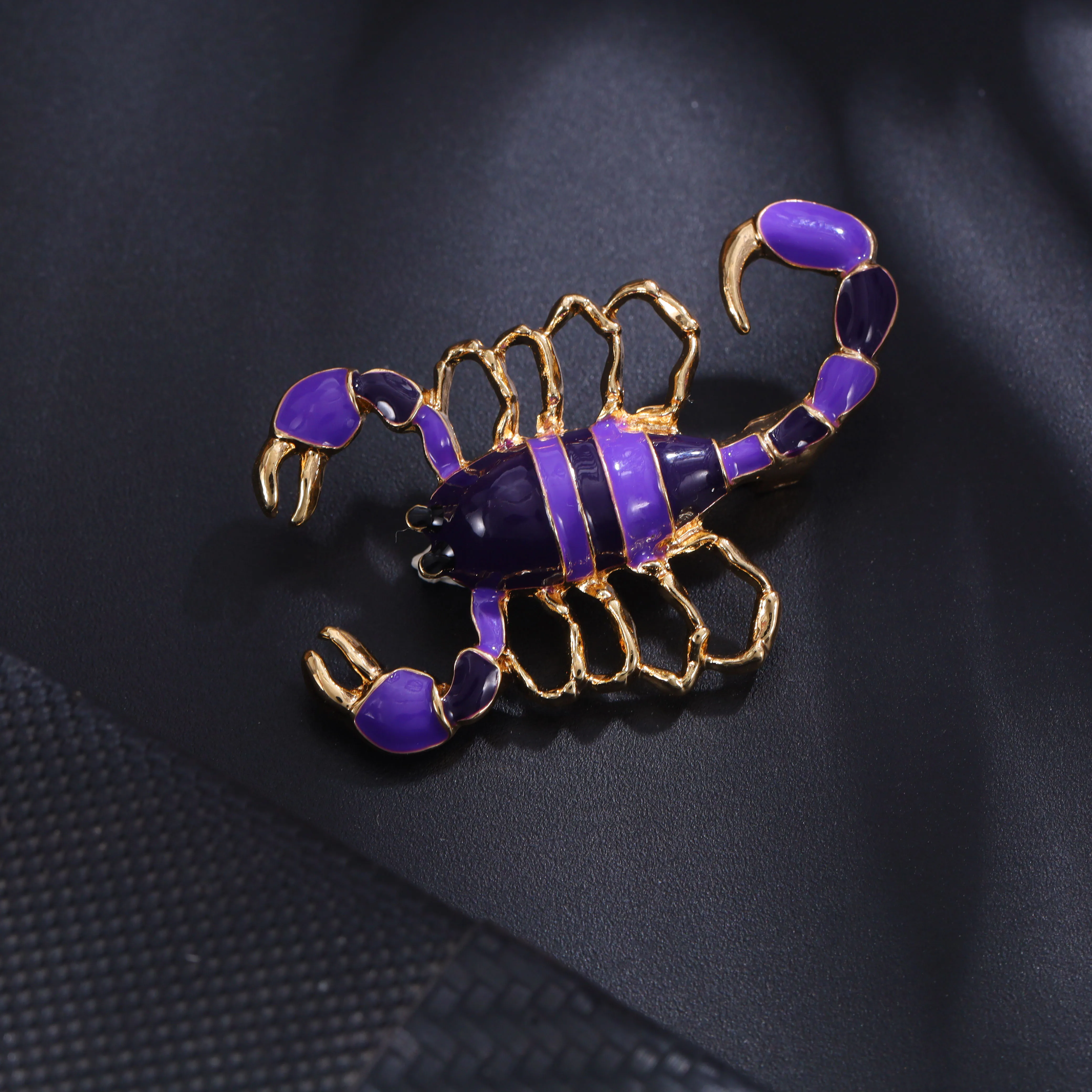 Weiman Jewelry Factory Outlet Pins and Brooches Customized Retail Wholesale XD824329 Scorpion