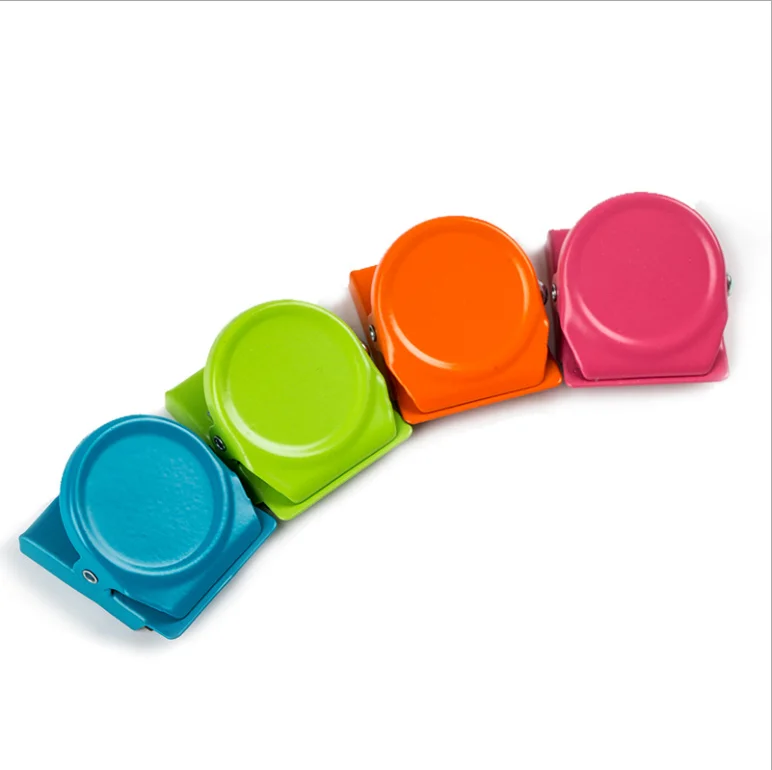 
New design square shaped plastic magnetic memo fridge magnet paper clips 