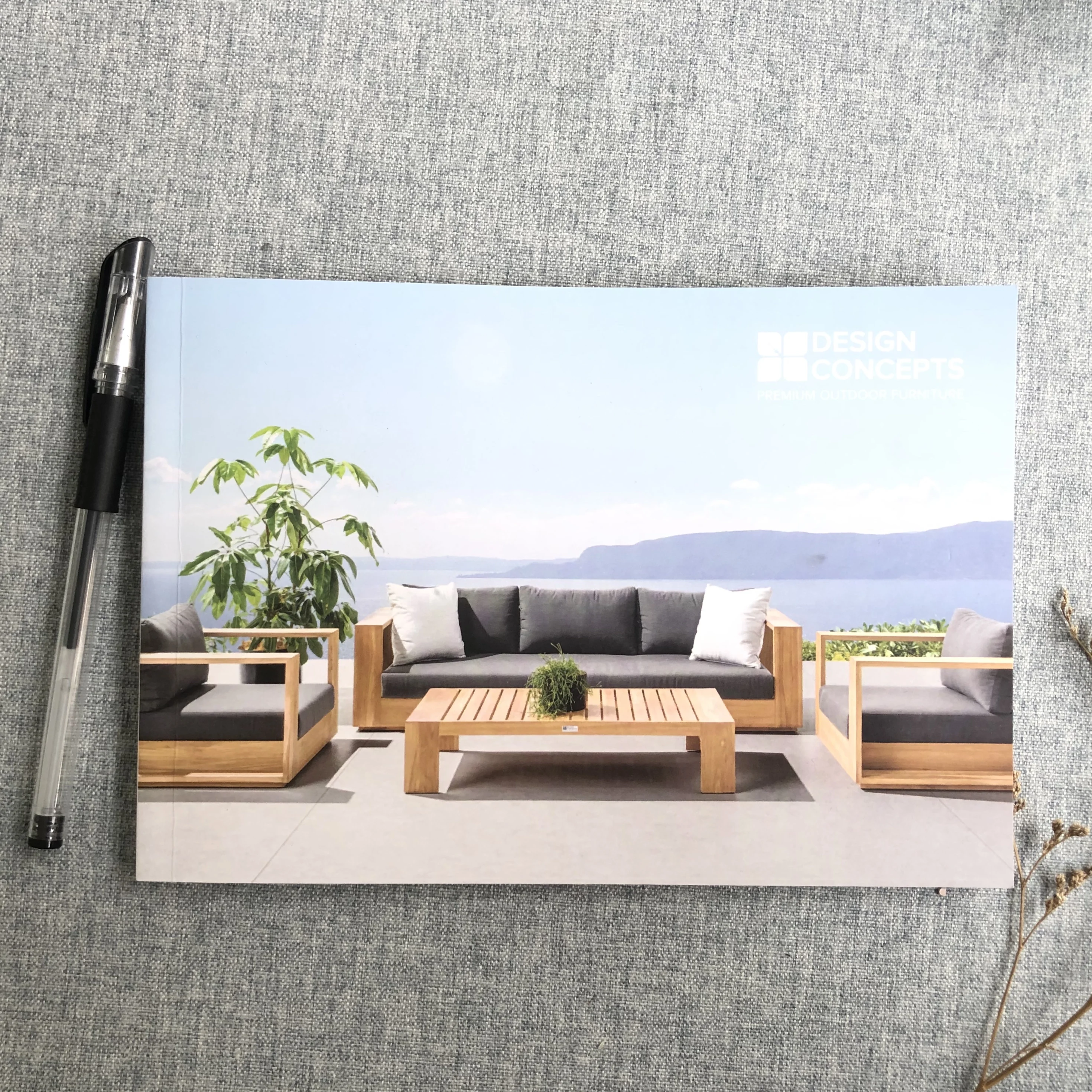 Factory Customized A5 Magazine Booklet Instruction Manual Catalog Thick Booklet Flyer Flyer Poster Brochure Printing