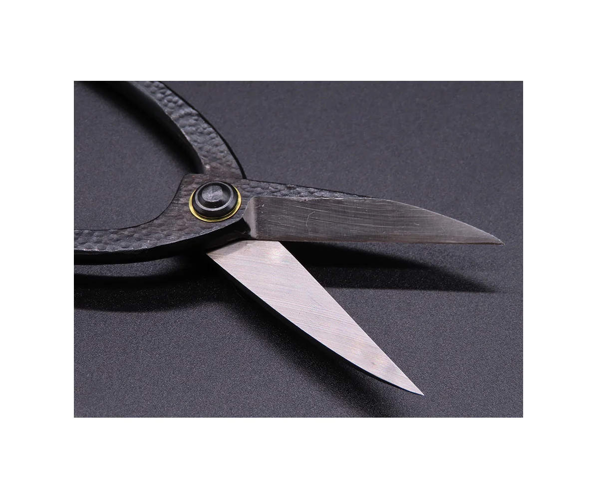 Suitable wholesale garden safety scissors for pruning bonsai trees