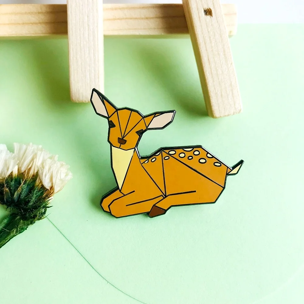 Булавка, жесткая эмалированная булавка, мягкая эмалированная булавка с индивидуальным дизайном, черная никелевая эмалированная булавка с милым оленем