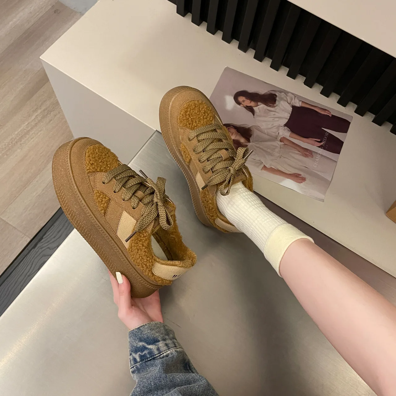 2023 winter fashion match lamb wool thick sole lace-up sneakers for girls warm school shoes custom sneaker manufacturers