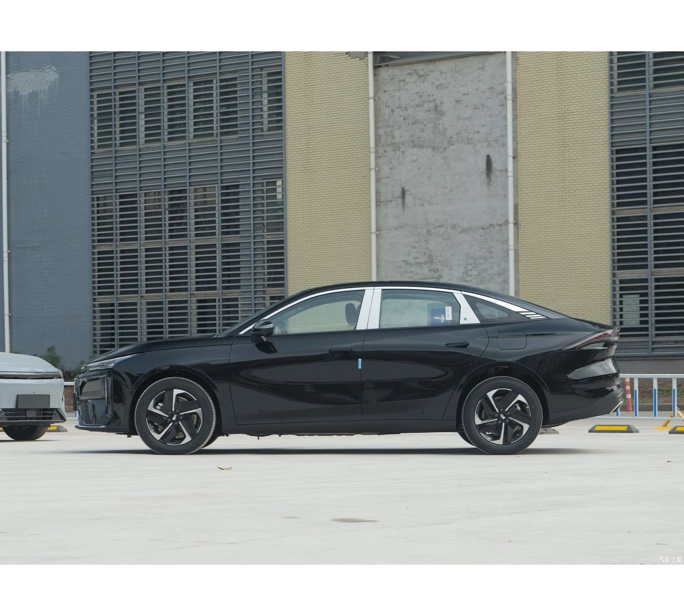 2024 Китайский Лидер продаж Geely Auto 1 5 t + 3dht Dht 125 км Гибридный седан YINHE Galaxy L6 Новый электромобиль Ev lx