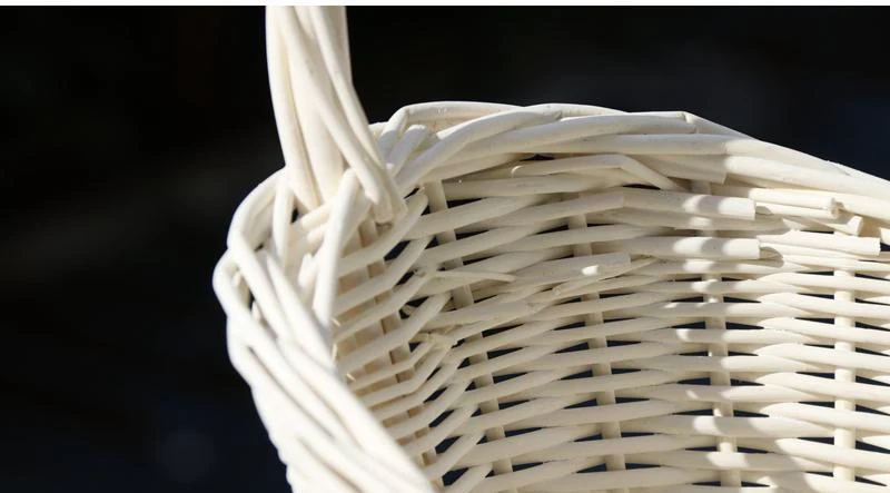 Wholesale Basket natural straw white white round willow gift basket White Wicker Baskets with Handle