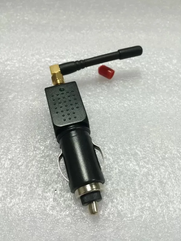 Vehicle  Portable  GPS signals detector of car Inserting a cigarette lighter for use