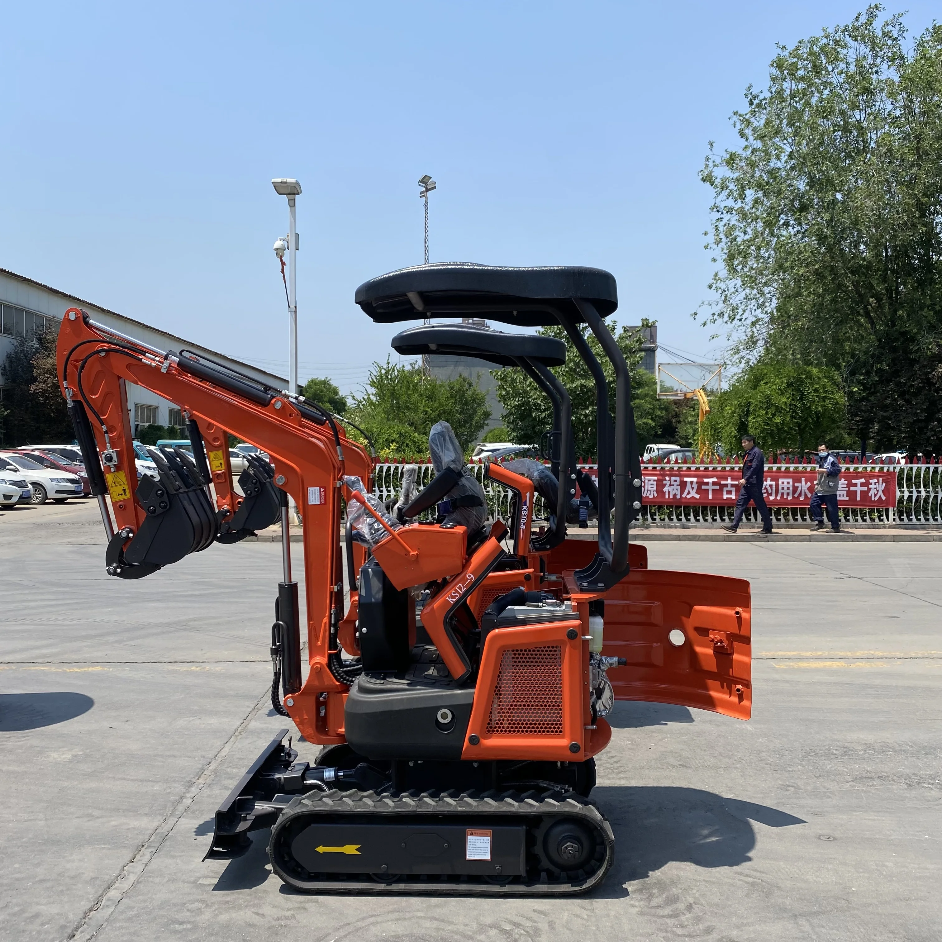 xiniu 1200kg  Mini Rhinoceros ks12-9 Crawler Excavator 1.2 Ton Small Mini Digger  three cylinder engine bagger