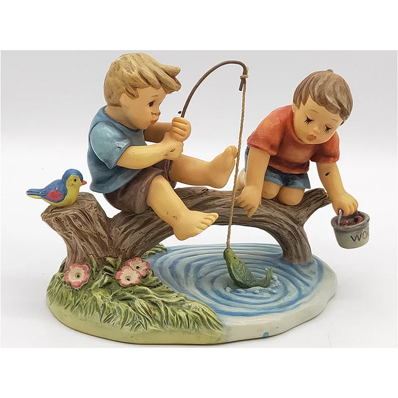 
Popular Design Wholesale Price Indoor Decoration Epoxy Doll Miniture Art Resin Craft 