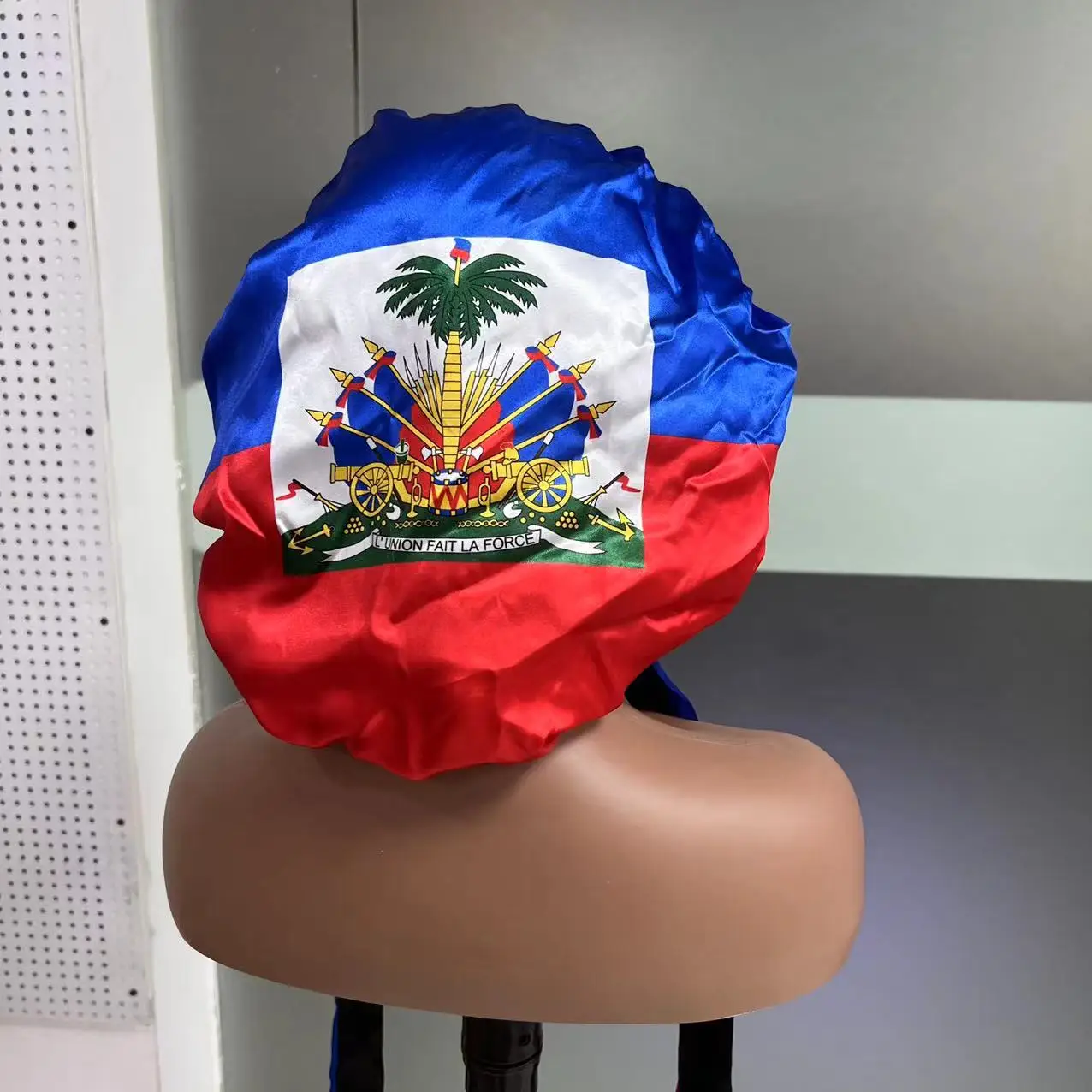 best price for Wholesale custom haiti flag bonnet adult and kids silk satin bonnet hair bonnets with long elastic lace band
