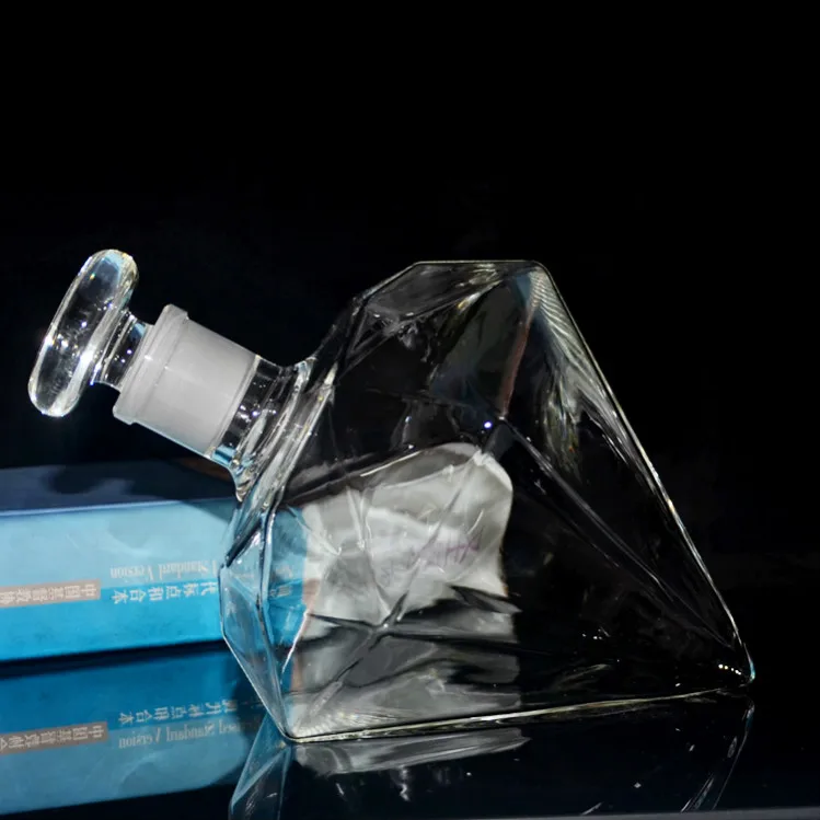 
China factory cheap price handmade glass liquor 500ml airtight glass bottles for wine 