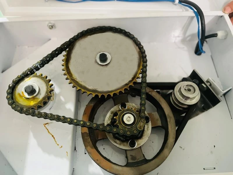 OEM/ODM 30L Chinese 220V Bread Dough Belt/gear Construction Bakery Knead/dough mixer bidirectional 12KG Spiral Mixer With Ce