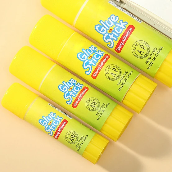 Solider Klebestift, starker Klebstoff, geeignet fur Schul- und Burobedarf, sicher in der Anwendung.Craft glue