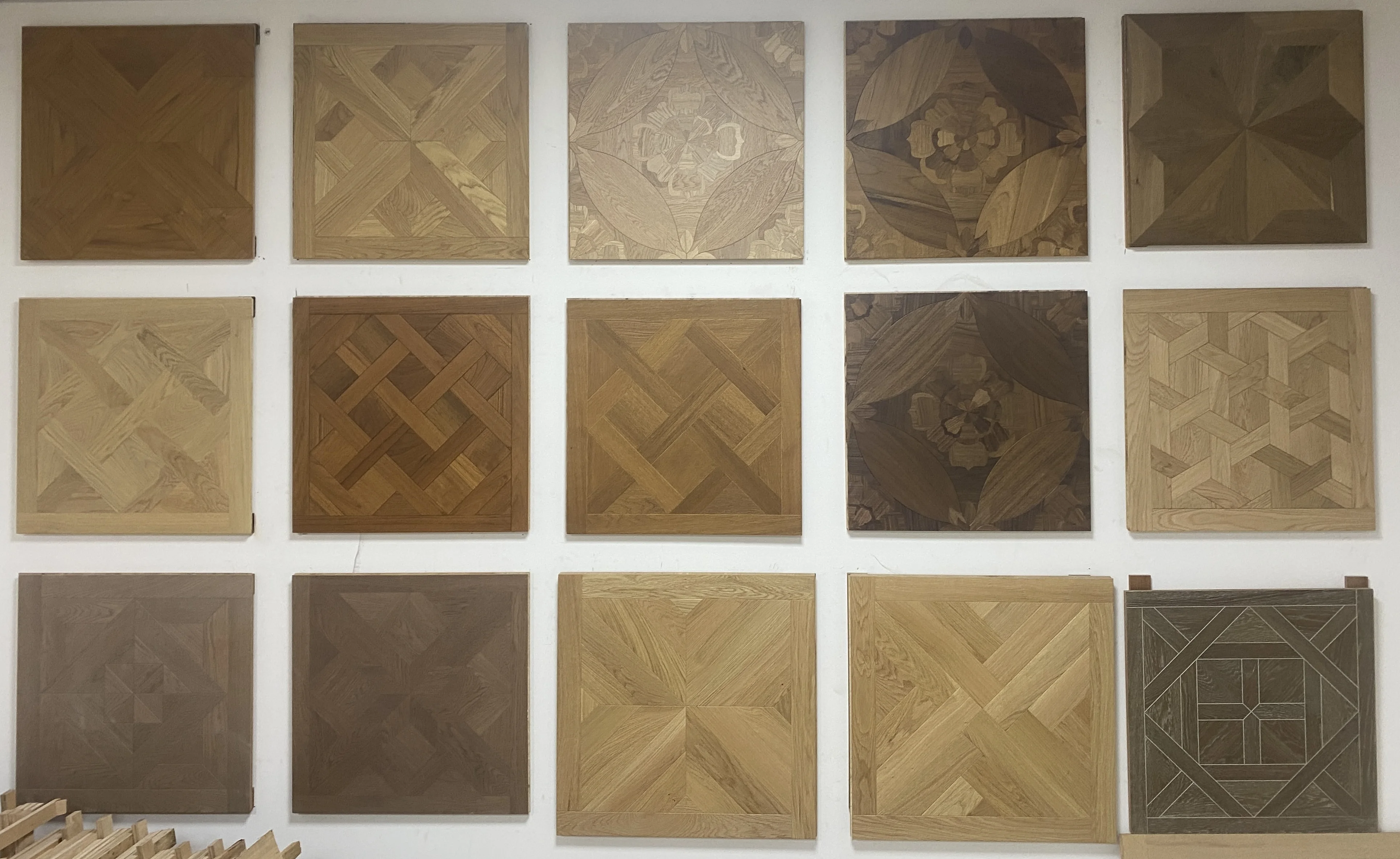 1.2mm Multi-layer Hardwood Inlaid Parquet Log Oak Veneer Eco-friendly Engineered Wood Flooring Click Living Room