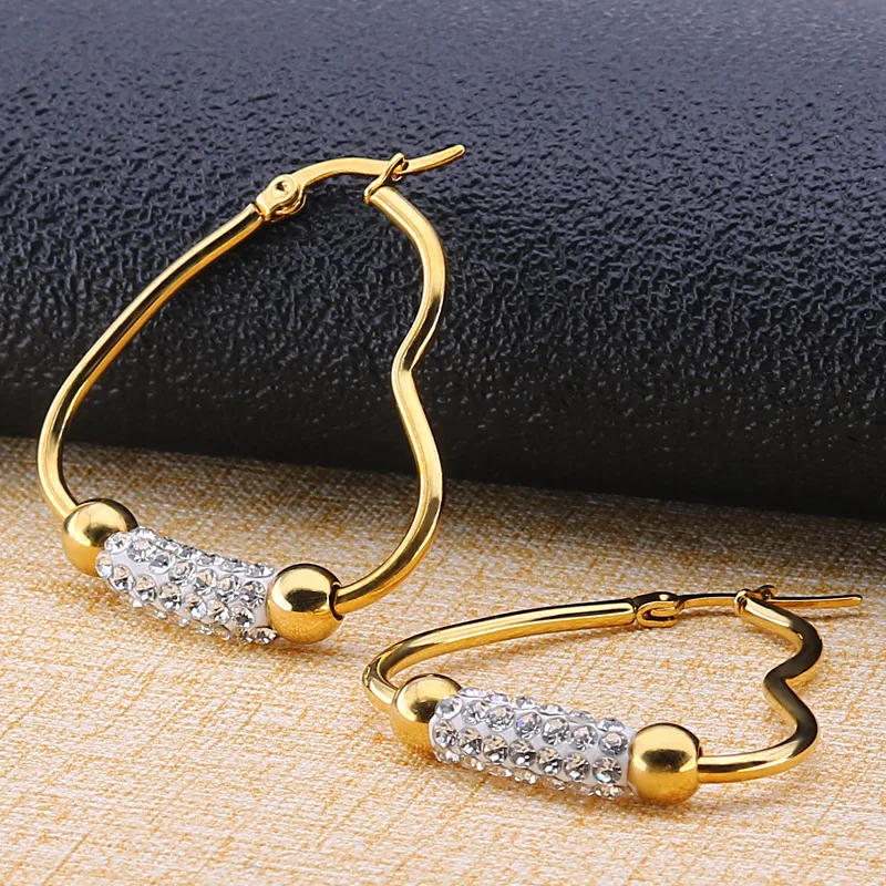 Серьги-кольца женские из титановой стали в форме сердца со стразами